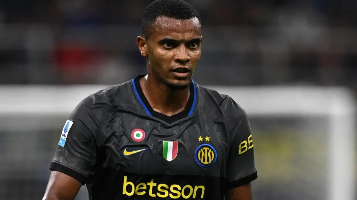 Inter, cosa non funziona in difesa? Akanji ancora sotto tono e Stones già alle prese con un nuovo infortunio