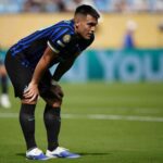 Lautaro Martinez in campo con espressione delusa durante il Mondiale per Club