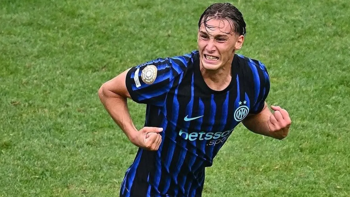 Pio Esposito con la maglia dell'Inter