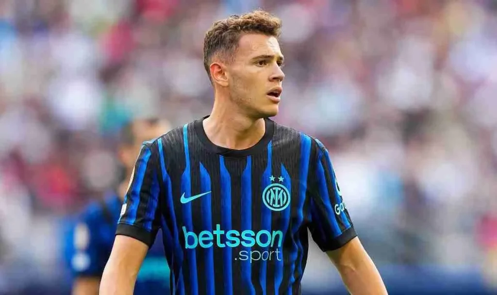 Kristjan Asllani con la maglia dell'Inter