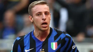 Davide Frattesi con la maglia dell'Inter