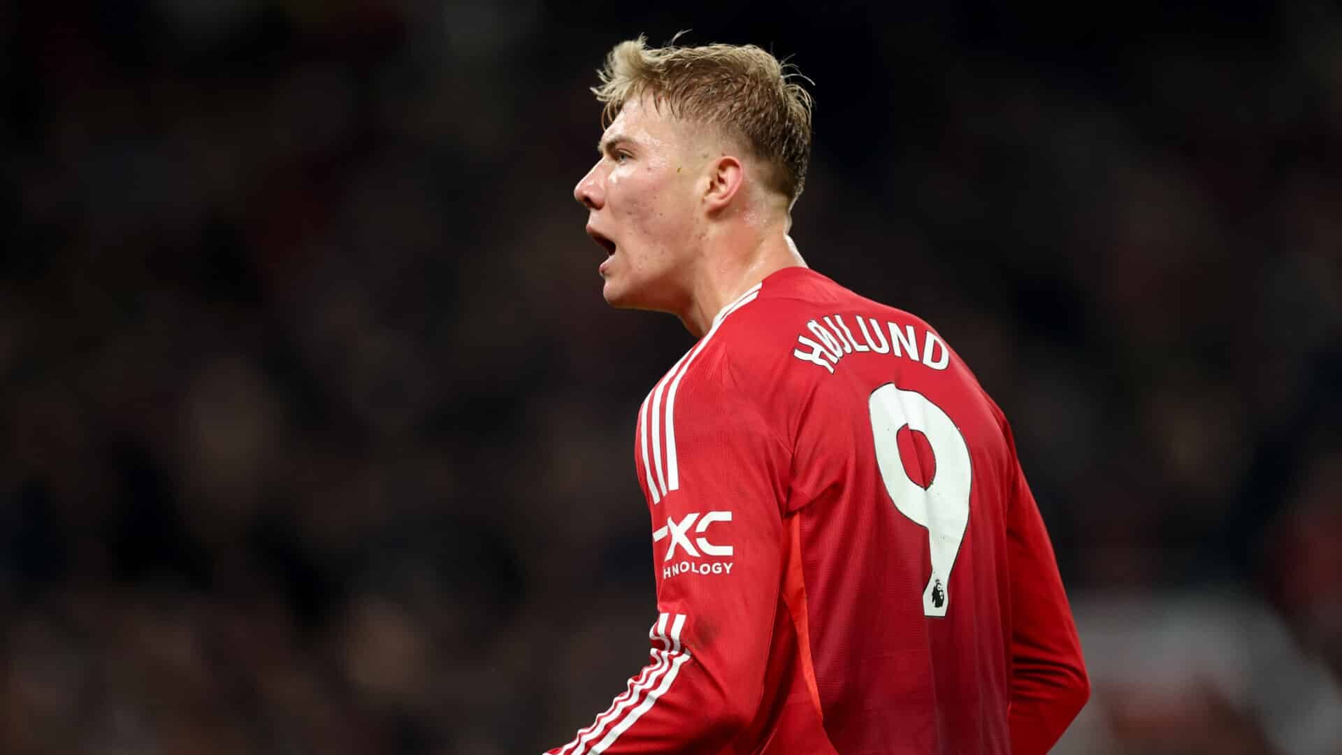 Rasmus Hojlund con la maglia del Manchester United