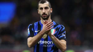 Henrikh Mkhitaryan con la maglia dell'Inter
