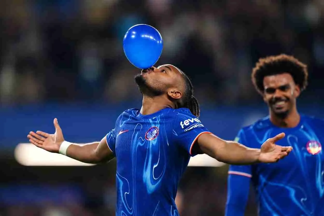 Christopher Nkunku con la maglia del Chelsea