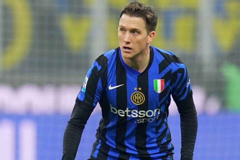 Zielinski con la maglia dell'Inter