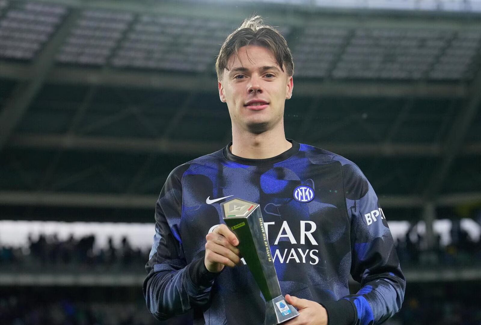 Nicola Zalewski con la maglia dell'Inter