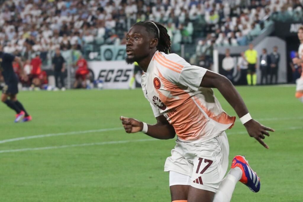 Manu Kone con la maglia della Roma