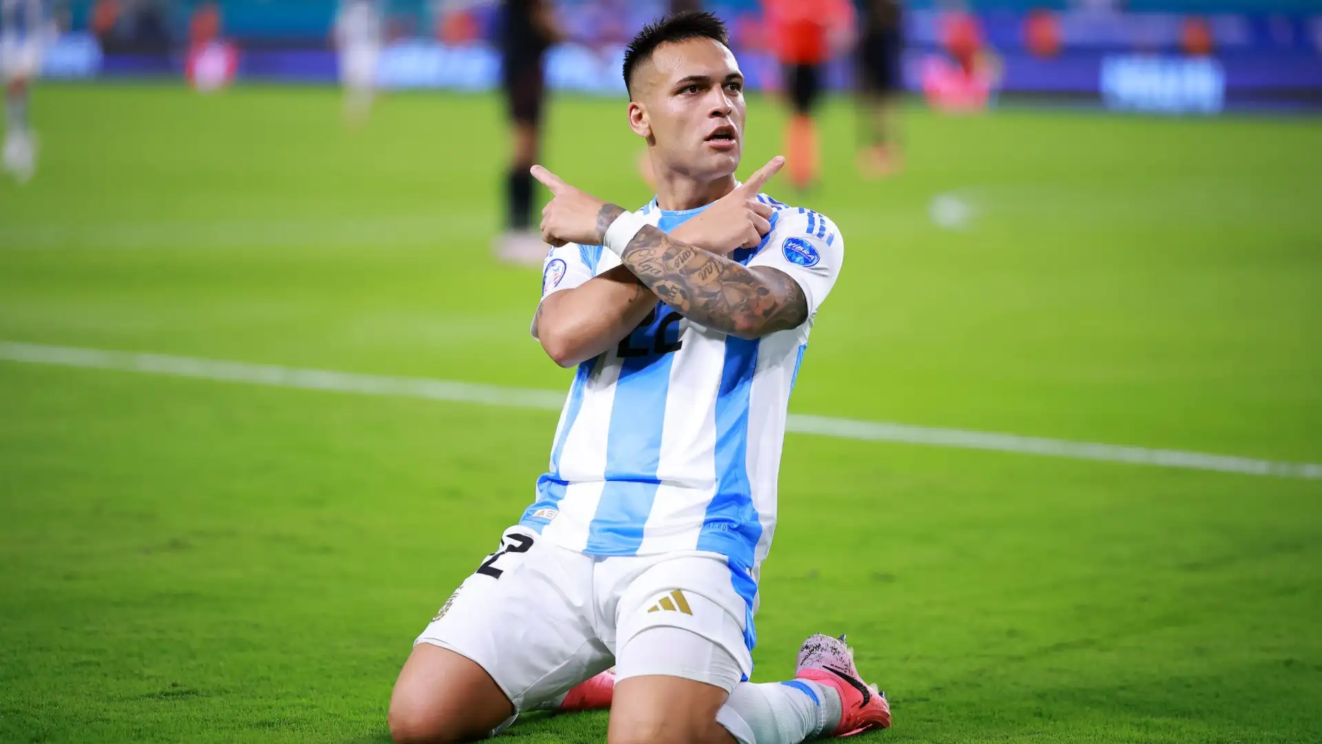 Convocazioni Argentina, Lautaro guida l’attacco con Messi e Alvarez. Prima chiamata per Valentin Carboni Convocazioni Argentina, Lautaro guida l’attacco con Messi e Alvarez. Prima chiamata per Valentin Carboni