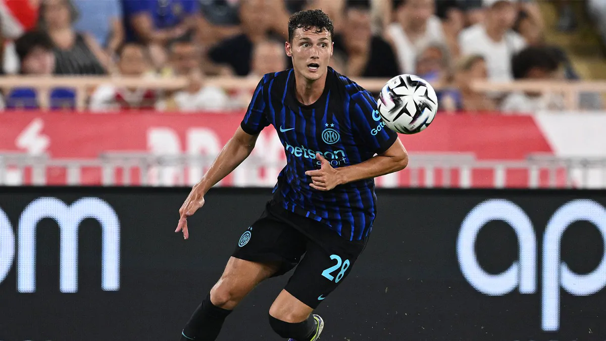 Pavard con la maglia dell'Inter