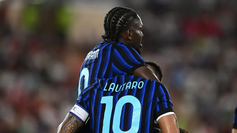 Thuram e Lautaro con la maglia dell'Inter