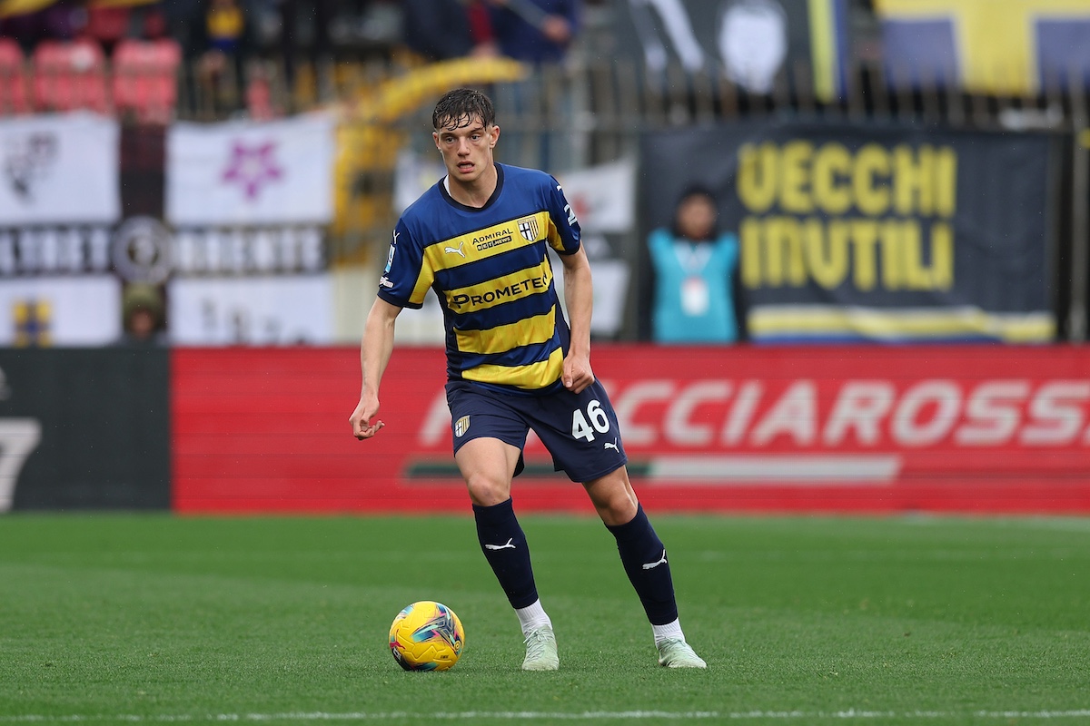 Leoni con la maglia del Parma