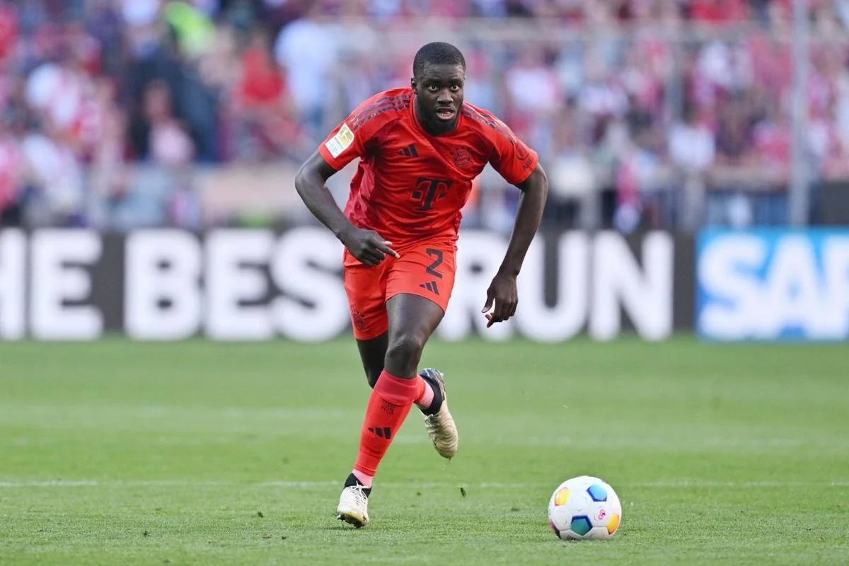 Upamecano con la maglia del Bayern Monaco