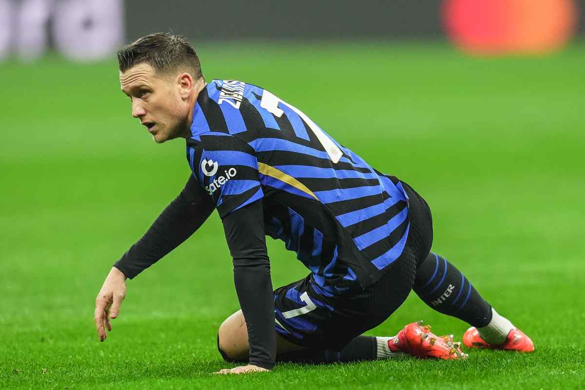 Zielinski con la maglia dell'Inter