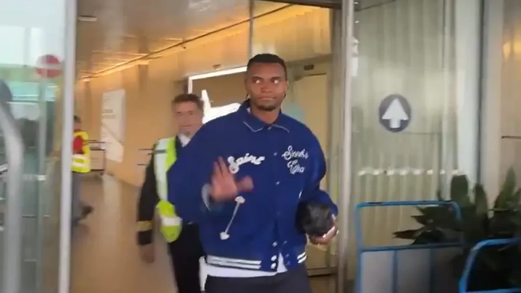 Akanji atterrato a Linate