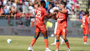 Mina in gol con il Cagliari contro il Parma
