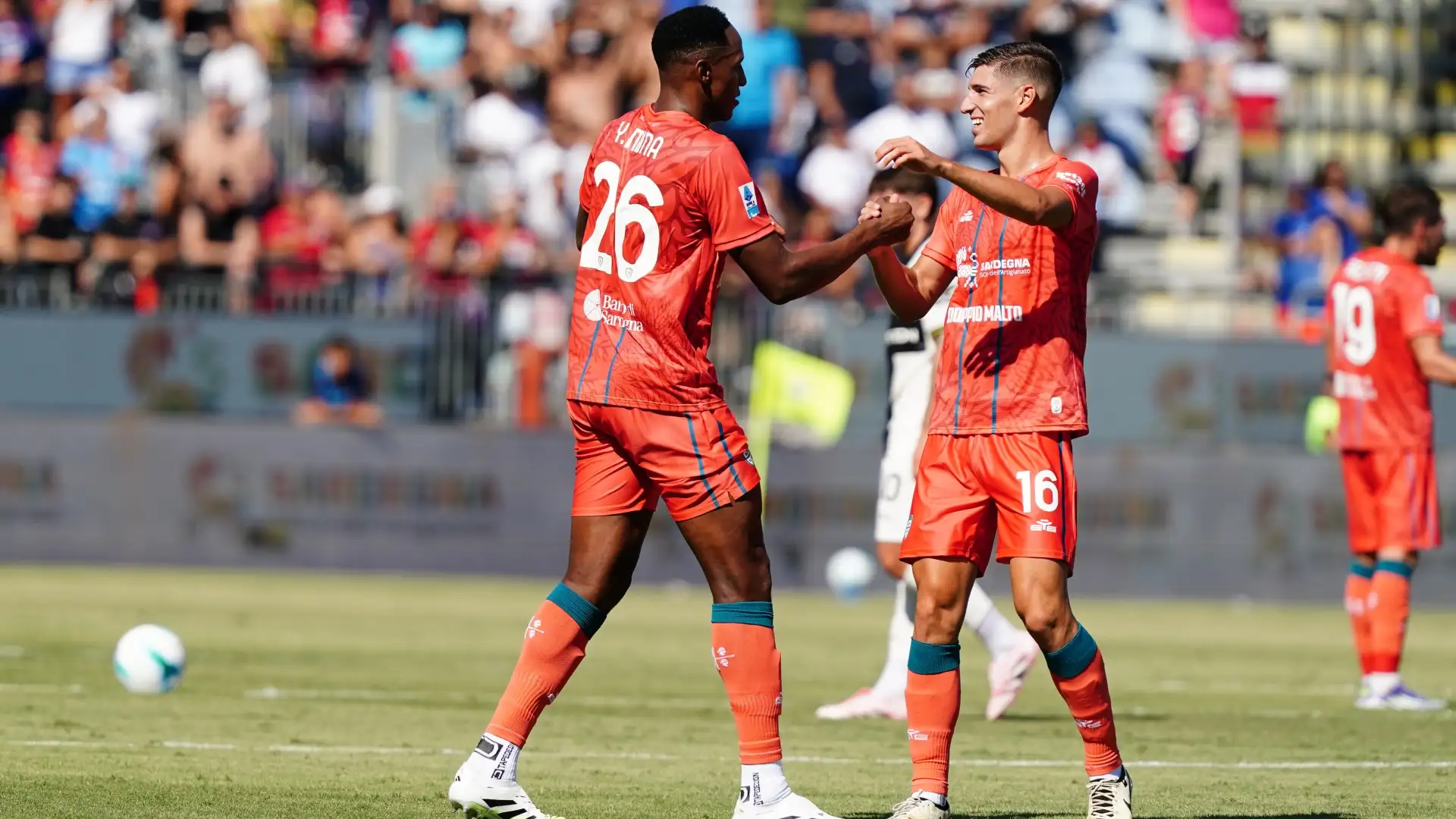 cagliari tre punti d8217oro contro il parma 2 0 all8217unipol domus
