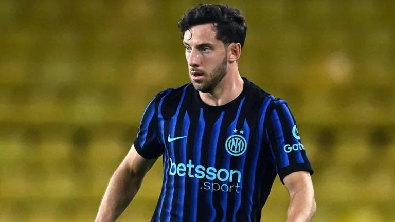 Carlos Augusto con la maglia dell'Inter