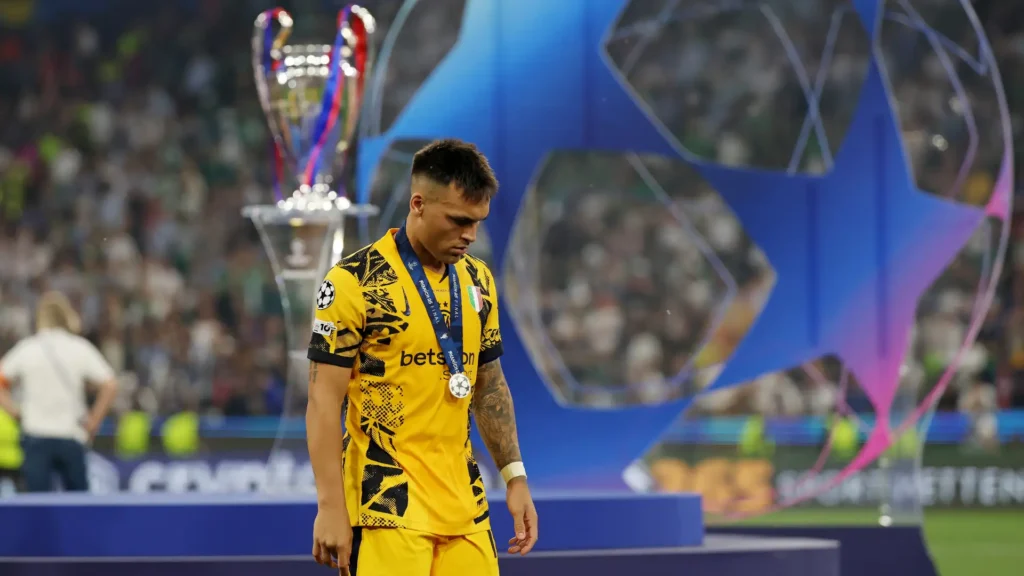 Lautaro Martinez dopo la finale di Champions League