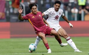 Dybala in azione con la maglia della Roma