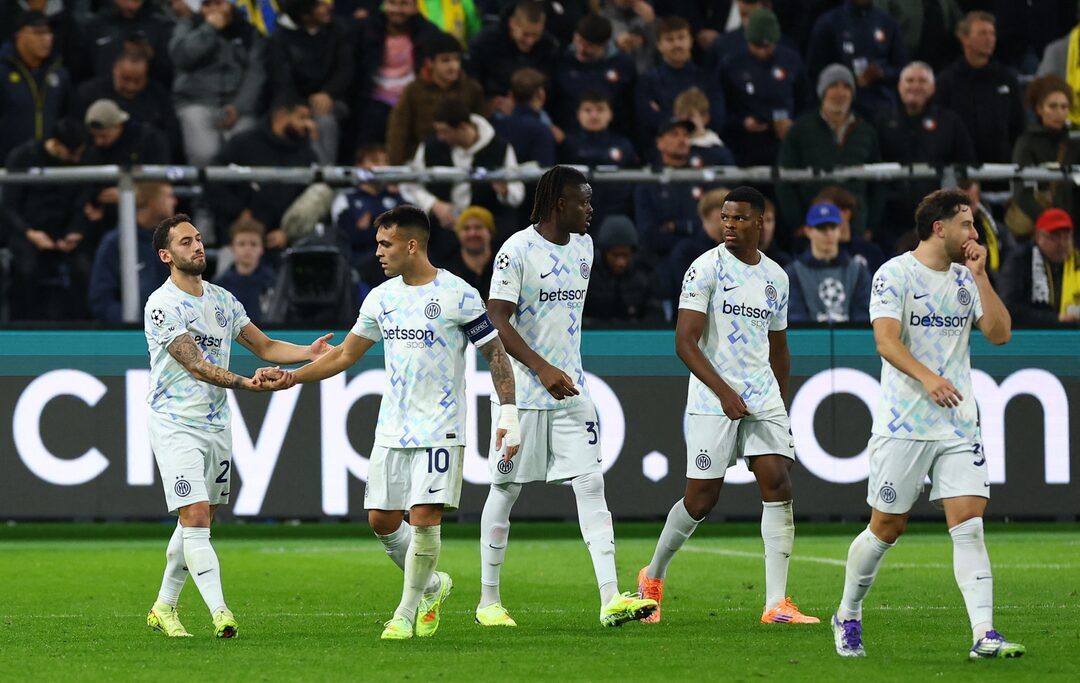 Giocatori dell’Inter festeggiano un gol contro l’Union Saint-Gilloise nella vittoria 4-0 di Champions League.