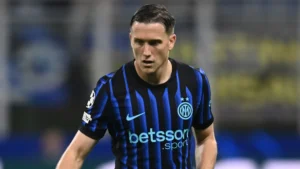 Zielinski con la maglia dell'Inter