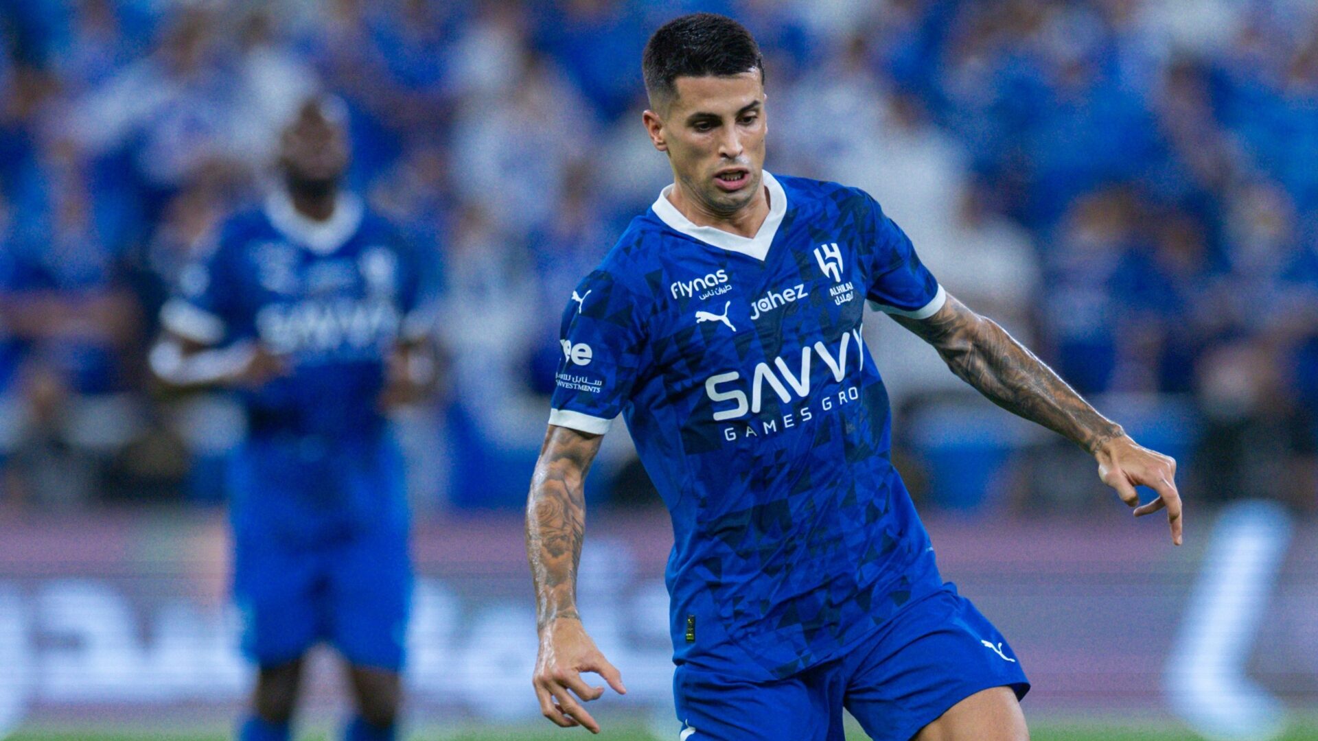 João Cancelo durante una partita con l’Al Hilal, esterno portoghese accostato all’Inter sul mercato