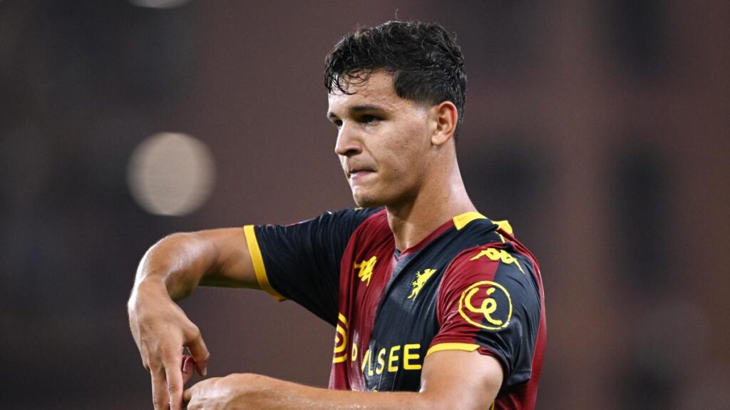 Valentin Carboni con la maglia del Genoa