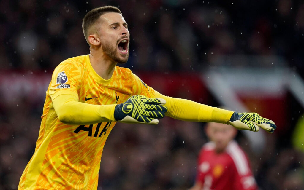 Guglielmo Vicario portiere del Tottenham durante una partita di Premier League