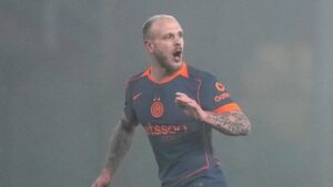 Dimarco con la maglia dell'Inter