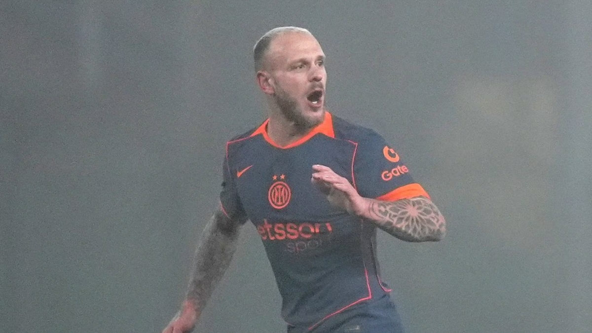 Dimarco con la maglia dell'Inter