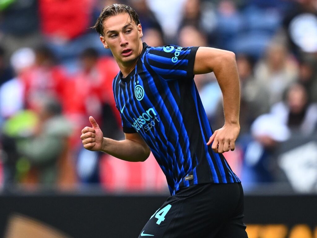 Pio Esposito con la maglia dell'Inter