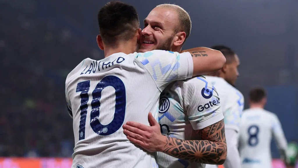 Lautaro e Dimarco con la maglia dell'Inter