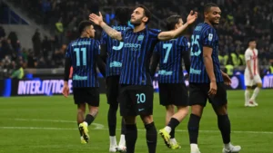 Calhanoglu con la maglia dell'Inter